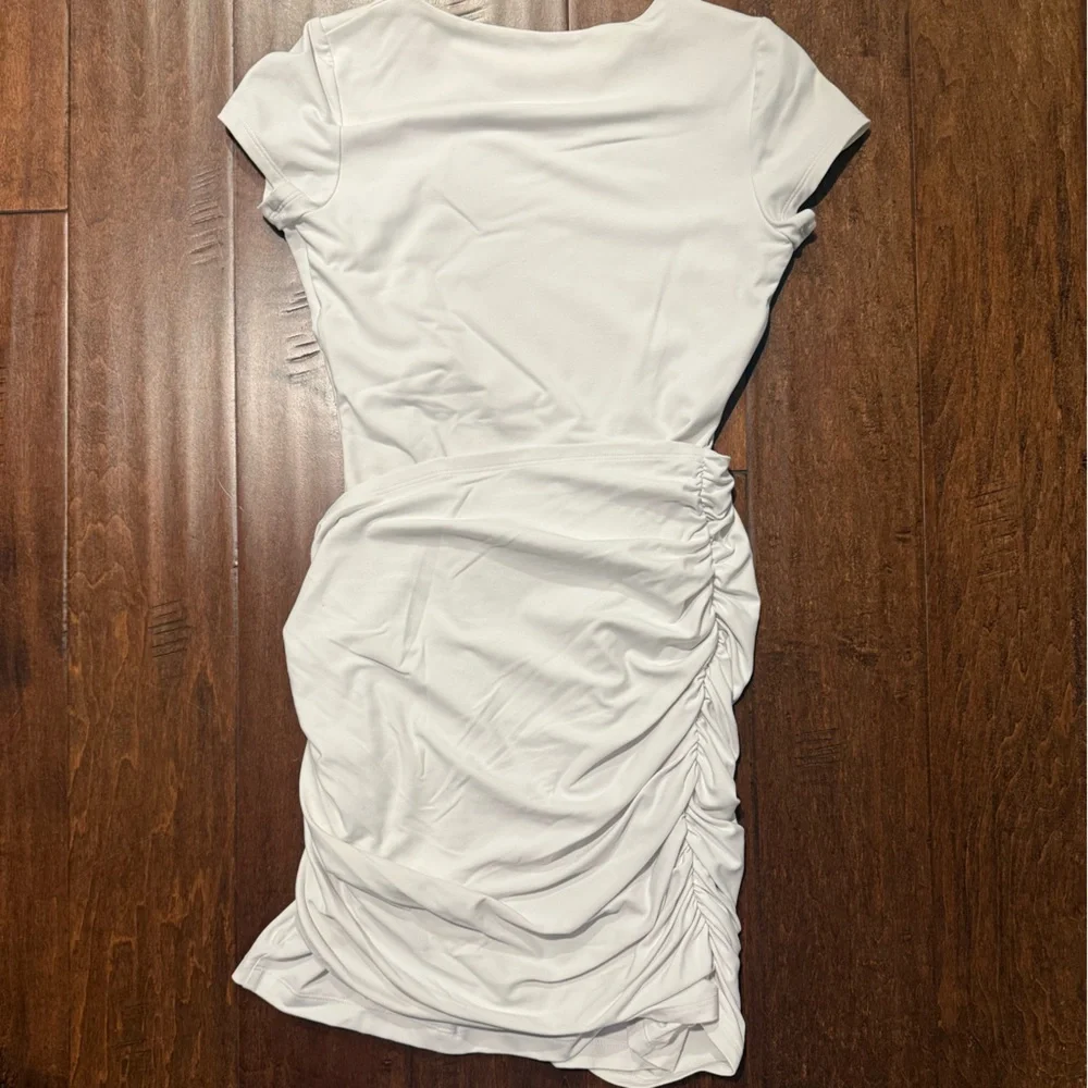 Susana Monaco White short sleeved ruched dress